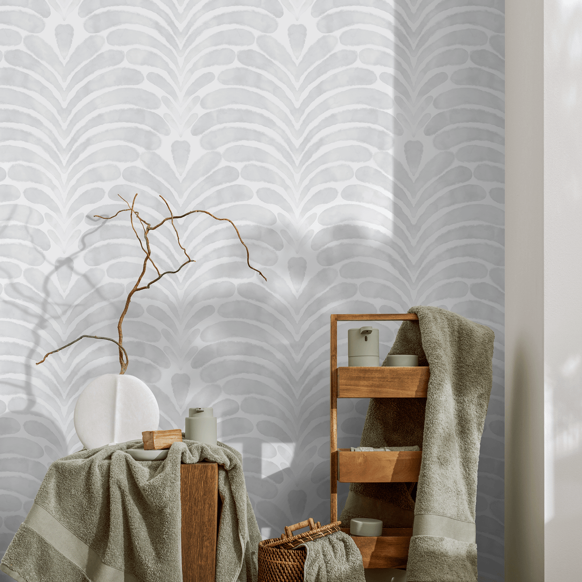 Botanical Wallpaper with a Modern Palm Leaf Motif in Light Gray - detail view