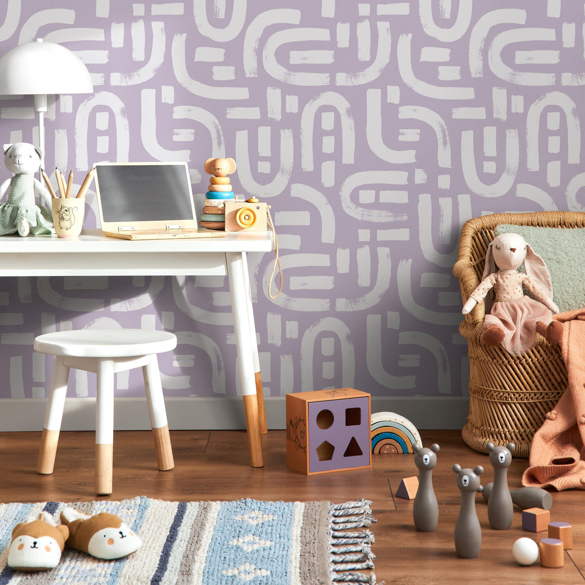 Lavender Color Brush Stroke Labyrinth Pattern Wallpaper / Minimal design abstract pattern Traditional or Removable Wallpaper - E088