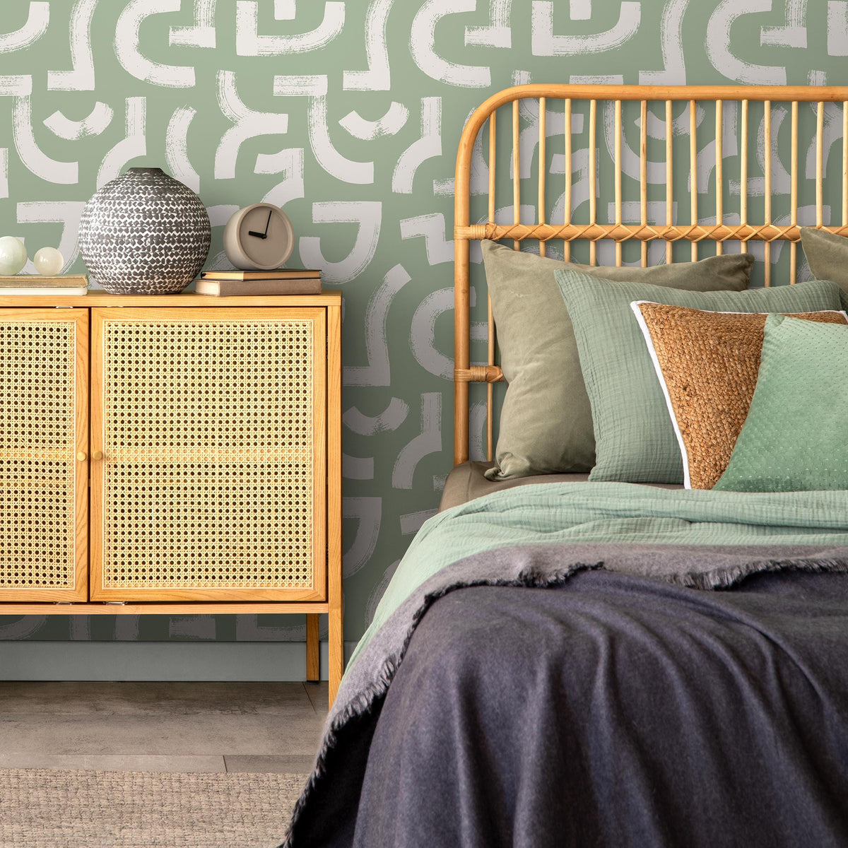 Lavender Color Brush Stroke Labyrinth Pattern Wallpaper / Minimal design abstract pattern Traditional or Removable Wallpaper - E091