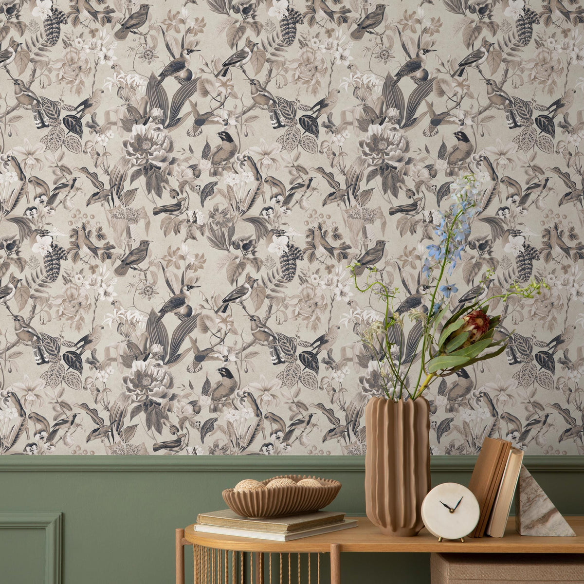 Bird Wallpaper / Traditional Wallpaper / Removable Peel and Stick Wallpaper, Self-Adhesive, Renter Friendly, Feminine Wallpaper - E118 B