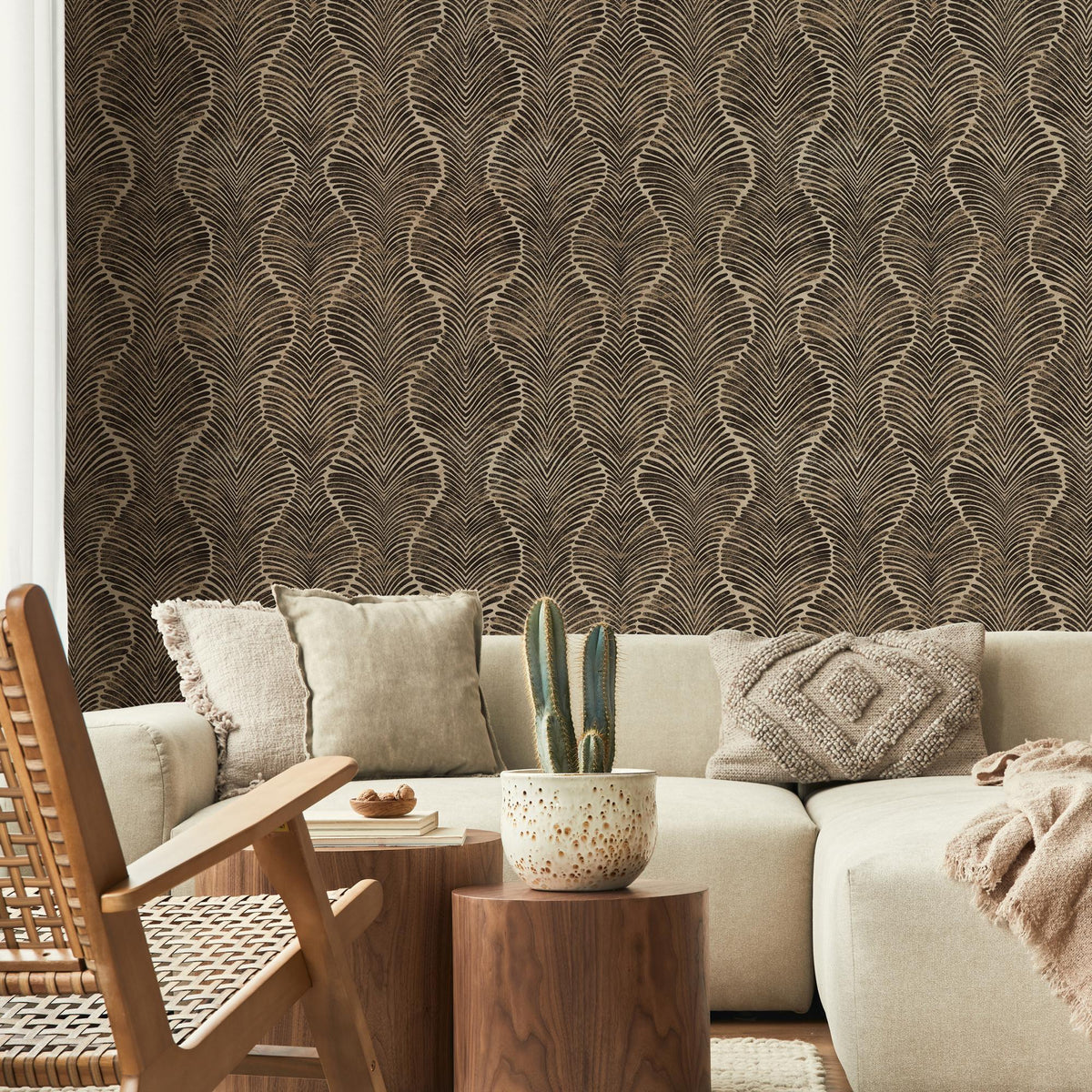 Art Deco Wallpaper Featuring a Wavy Plume Pattern in Black and Beige - E132 B