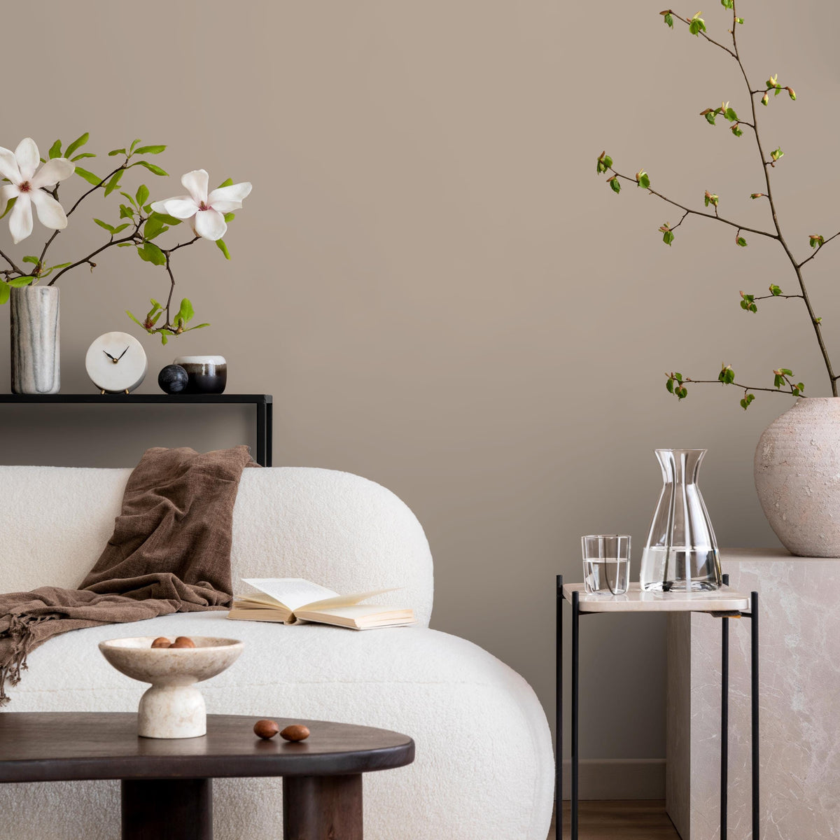 Warm Greige Wallpaper / Solid Color / A Minimalist Japandi Style in Neutral Beige and Earth Tones - E183