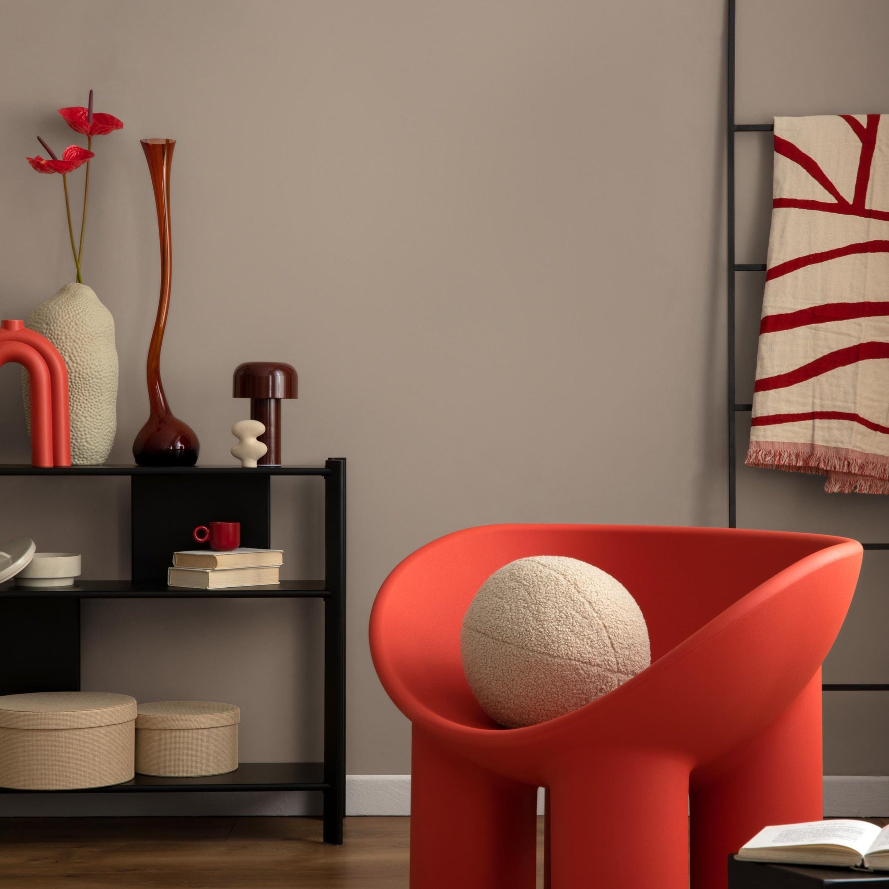 Warm Greige Wallpaper / Solid Color / A Minimalist Japandi Style in Neutral Beige and Earth Tones - E183