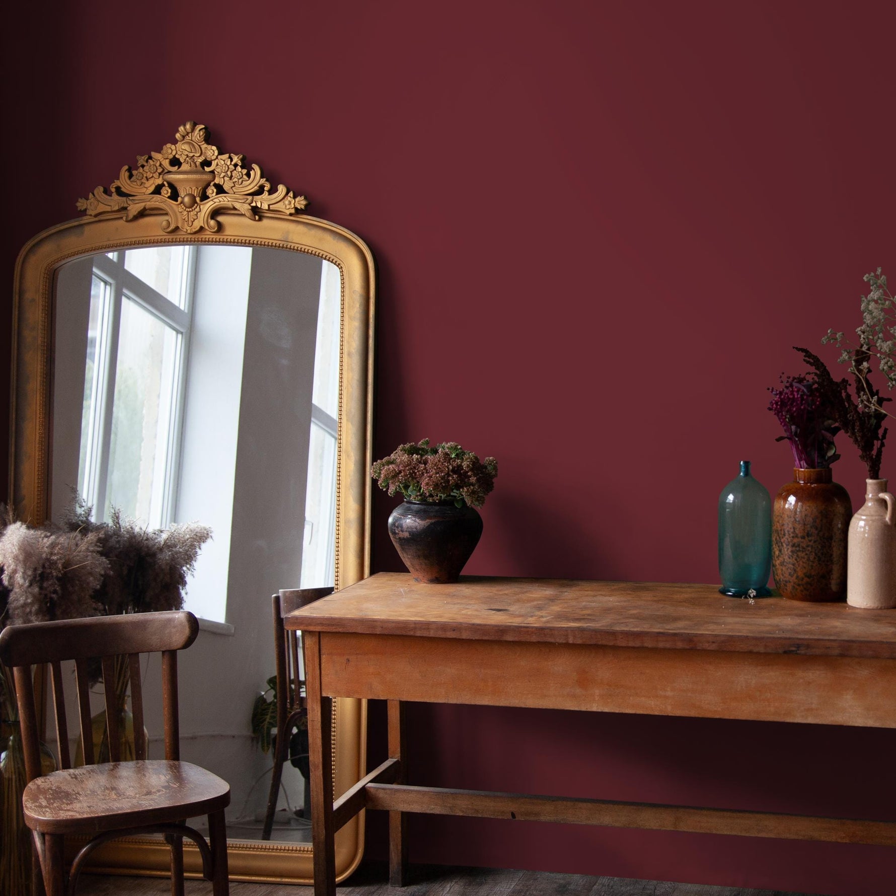 Deep Merlot Wallpaper / Solid Color / A Moody and Sophisticated Wall Covering in Burgundy and Wine Red - E151