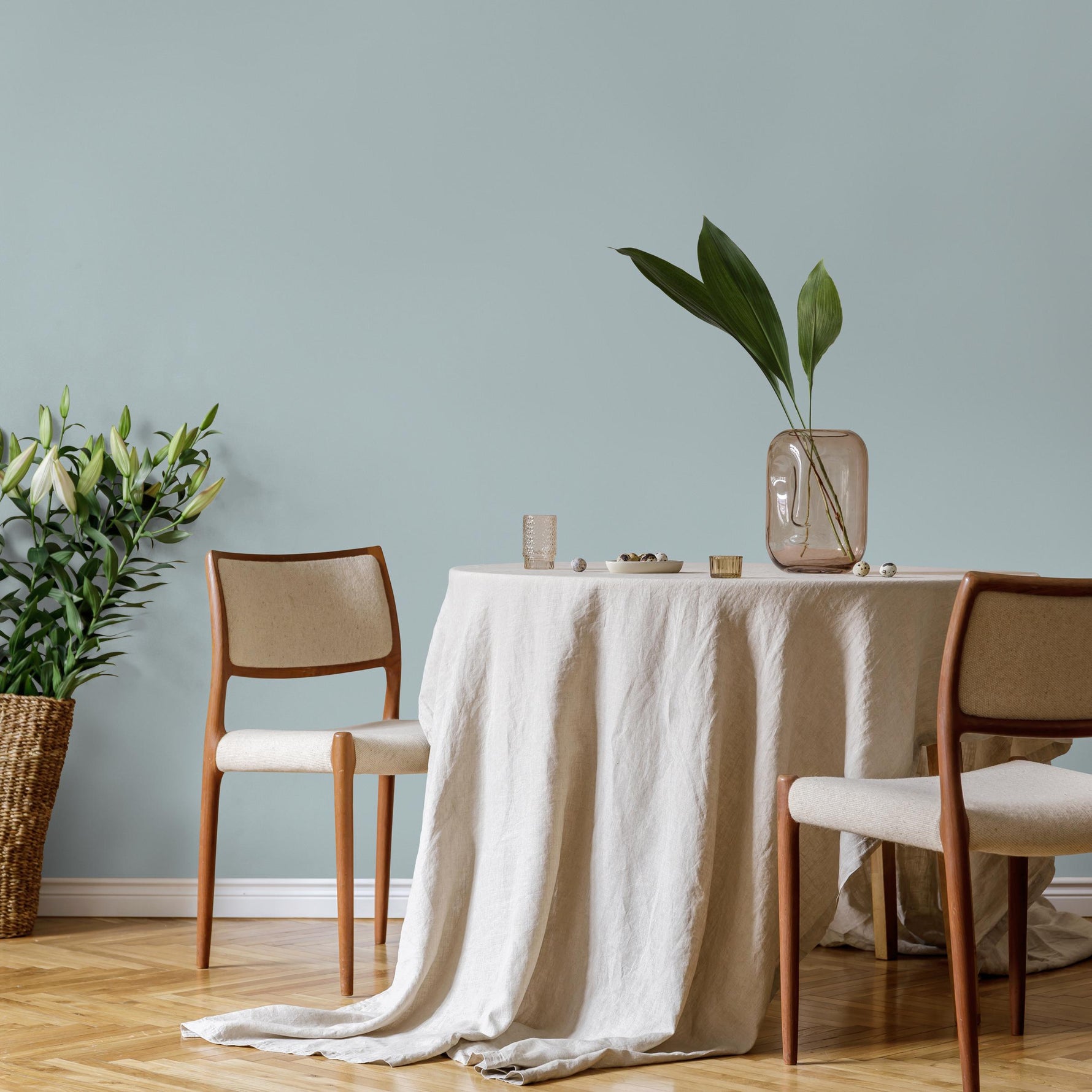 Scandinavian Sky Wallpaper / Solid Color Featuring a Minimalist Design in Pale Sky Blue - E176