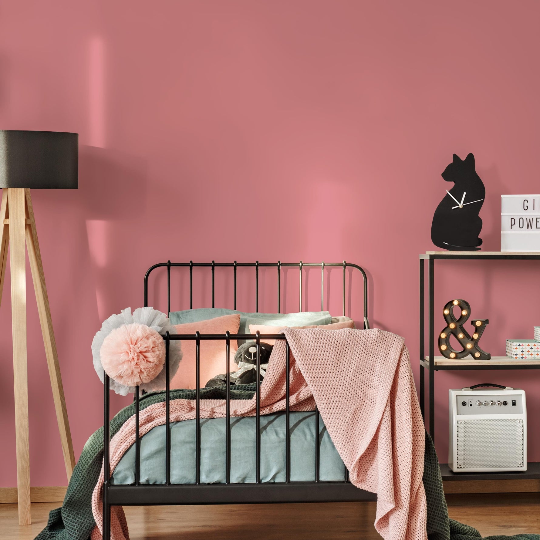 Coral Blush Wallpaper / Solid Color / Minimalist Accent Wall in a Warm Dusty Rose - E161