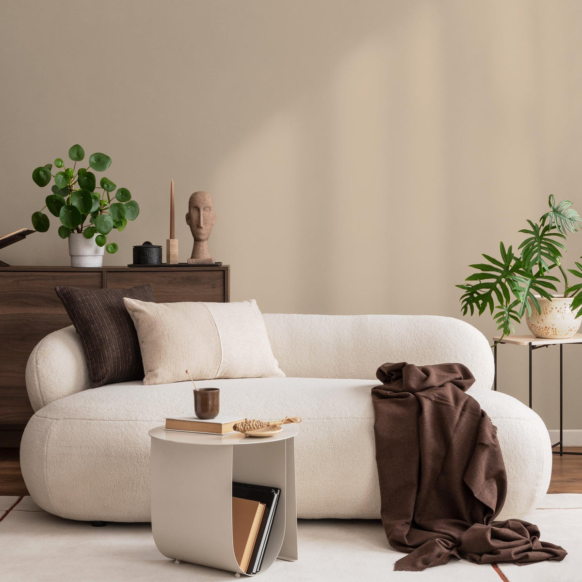 Dark Vanilla Wallpaper / Solid Color / A Minimalist Design in a Warm Beige Tone - E182