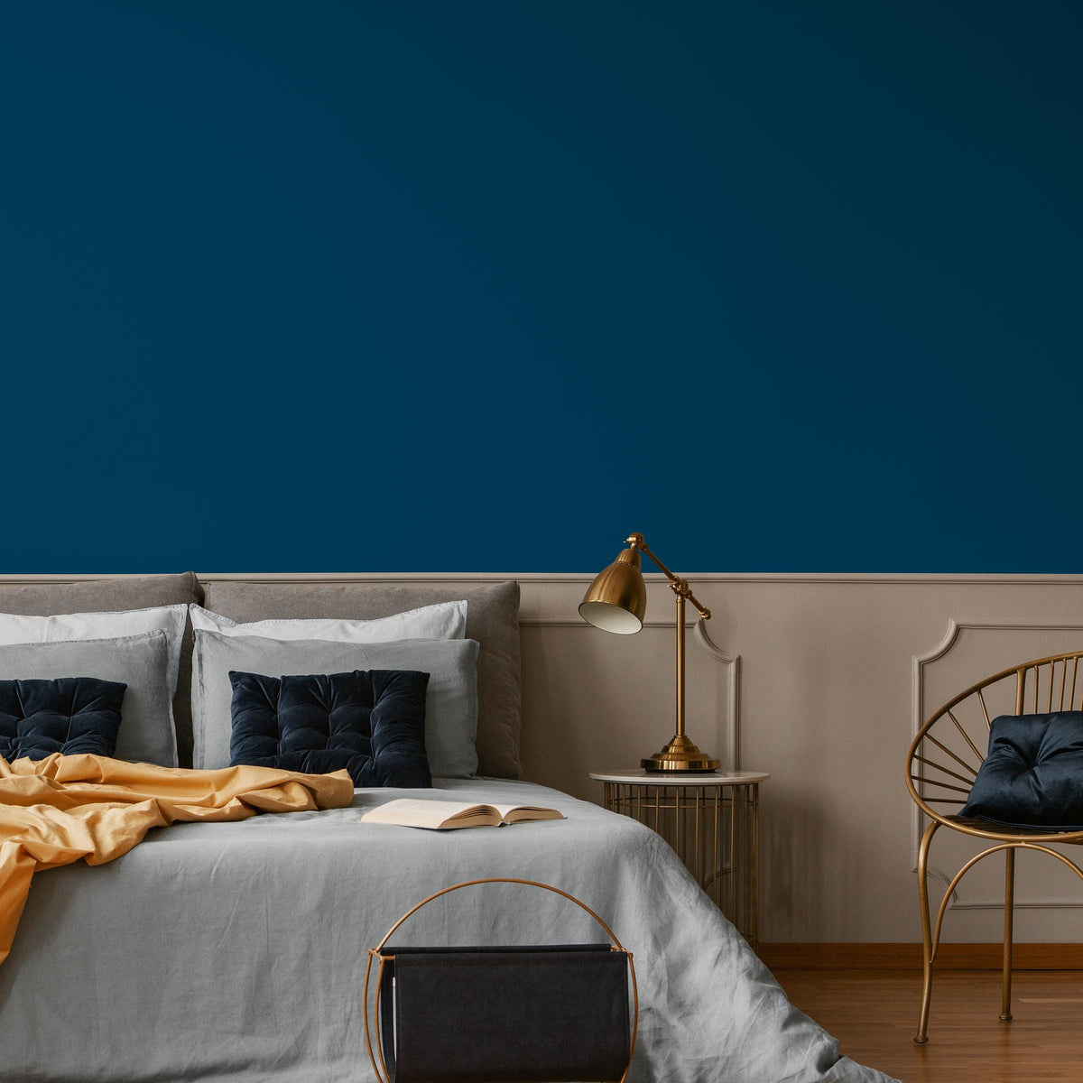 Deep Ocean Blue Wallpaper / Solid Color in Rich Navy and Midnight Blue - E165