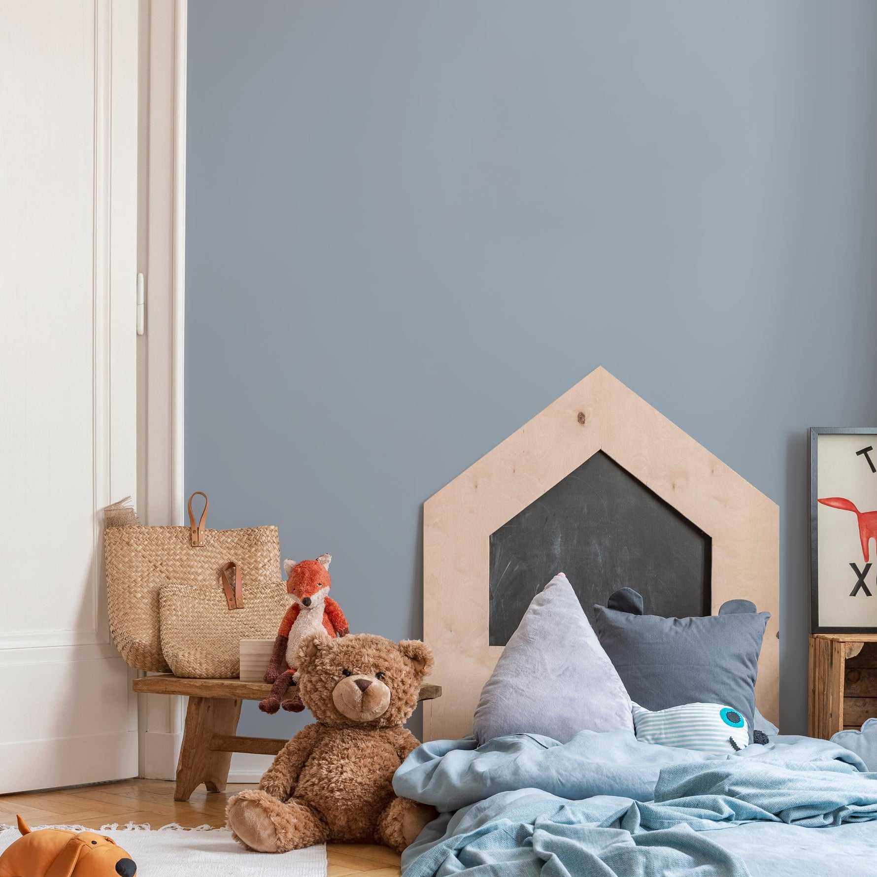 Soft Slate Blue Wallpaper / Solid Color / A Modern Minimalist Design in a Muted Blue-Grey - E224