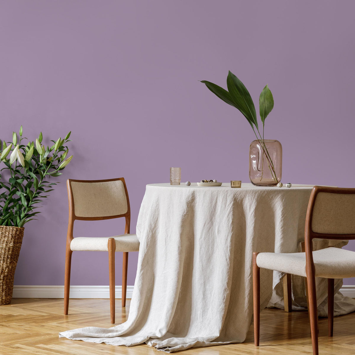 Wisteria Dust Wallpaper / Solid Color / A Modern Minimalist Design in Pastel Lilac Purple - E215