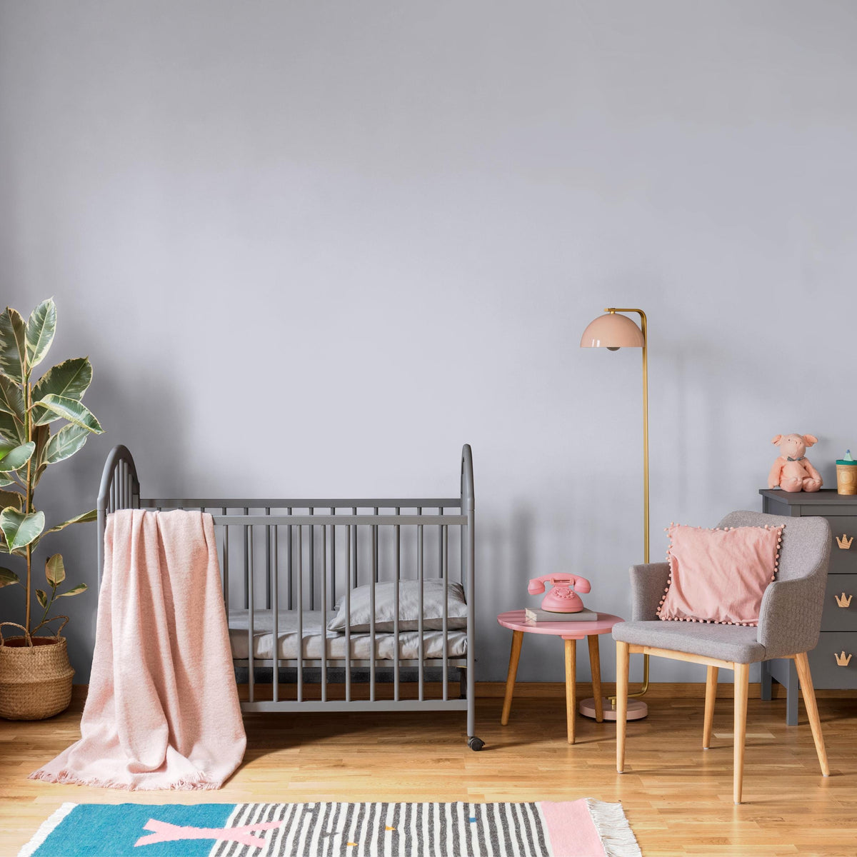 Fog Lilac Wallpaper / Solid Color / Modern Minimalist Accent Wall in Muted Lavender and Pale Purple - E221