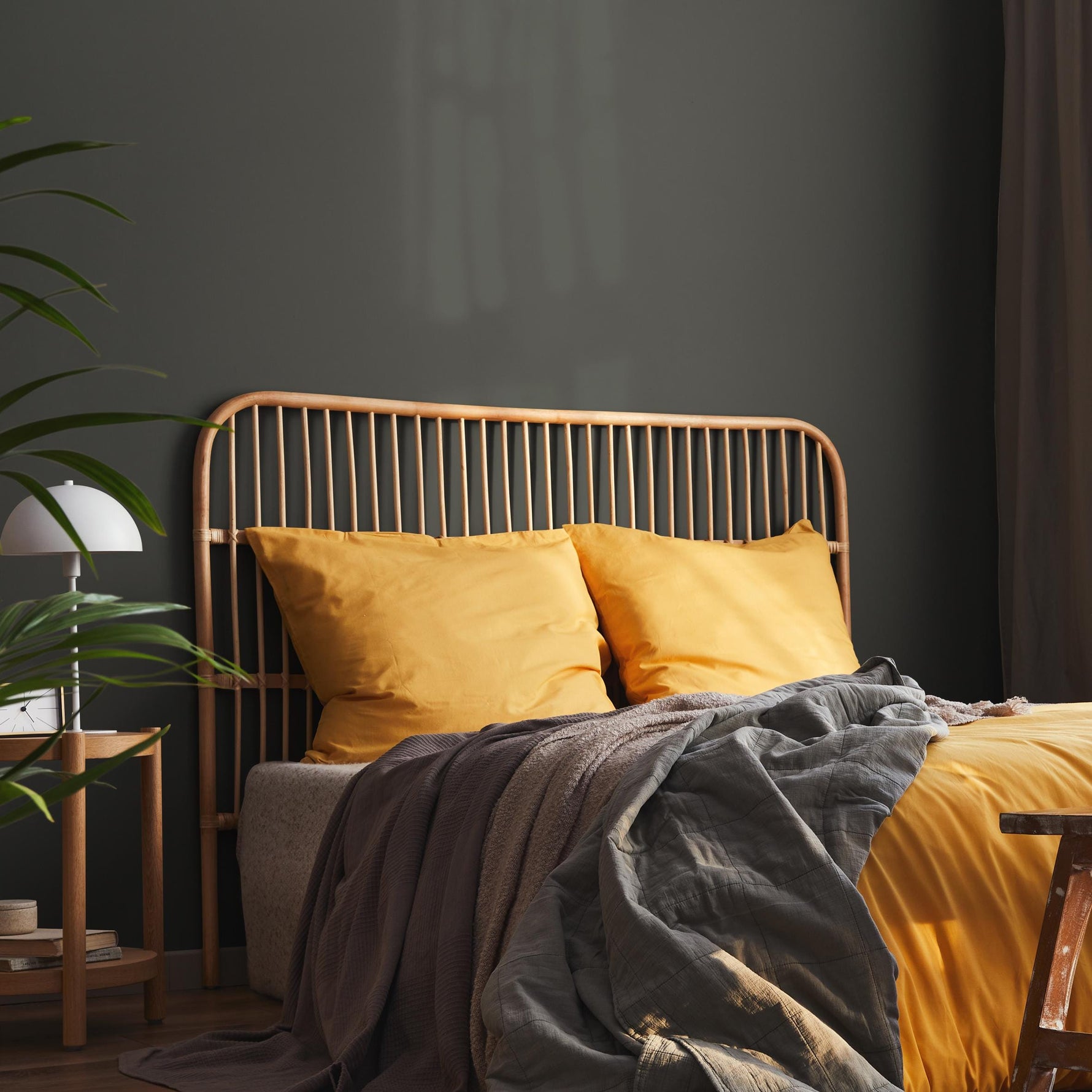 Charcoal Moss Wallpaper / Solid Color / Moody Minimalist Design in a Dark Greenish Gray - E205