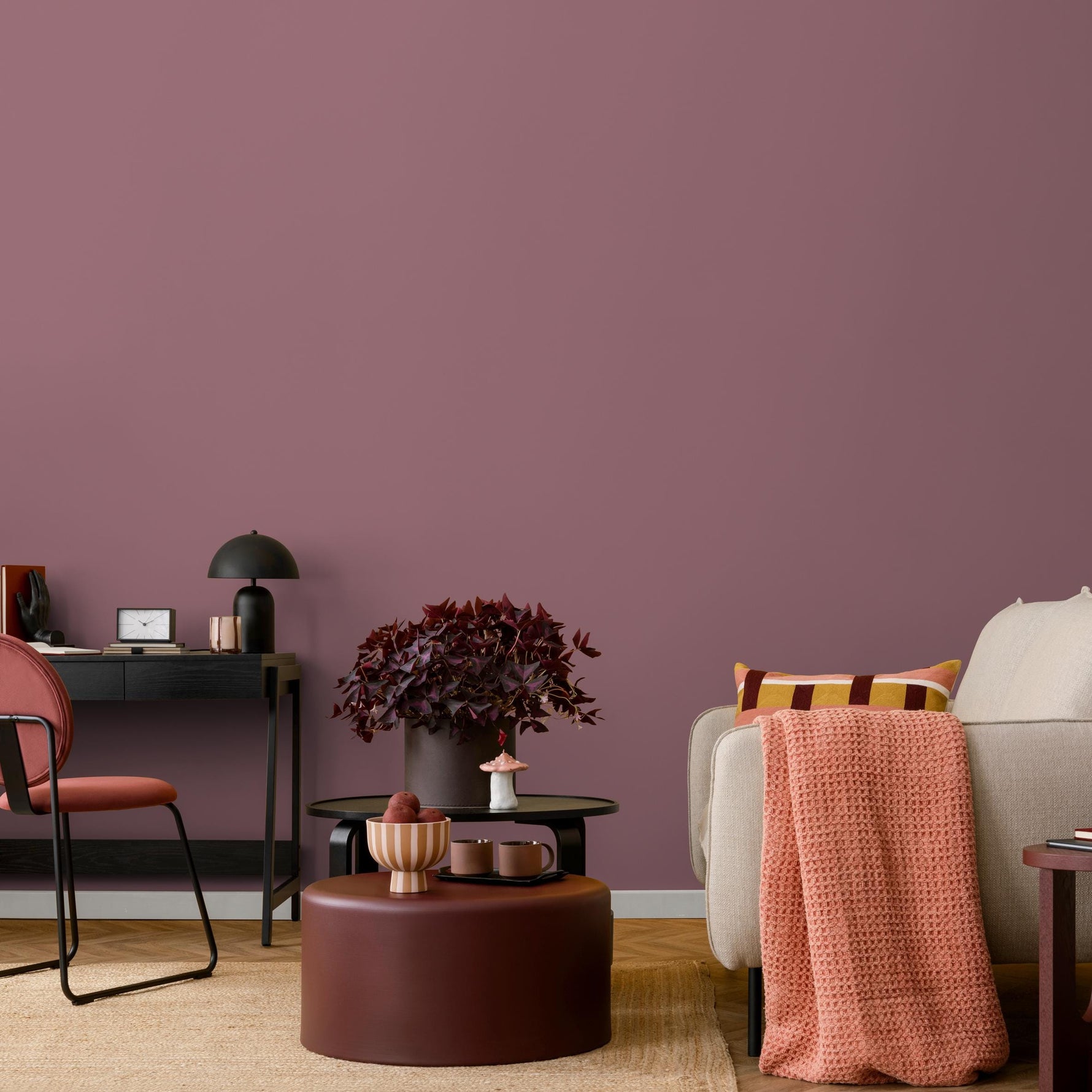 Clay Blossom Wallpaper / Solid Color / Minimalist Accent Wall in Dusty Mauve and Muted Pink - E207