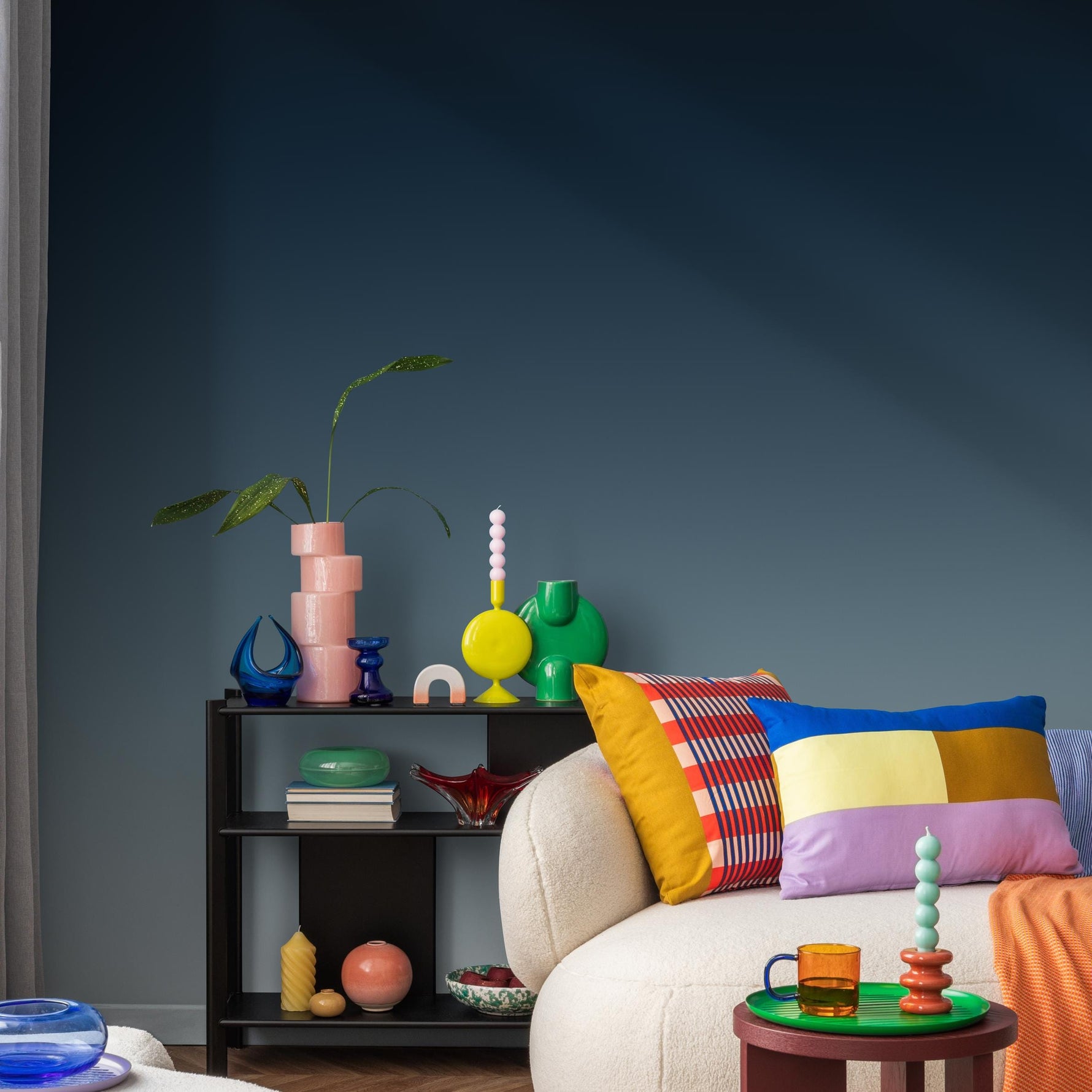 Ombre Wallpaper with a Dark Blue to Gray Gradient - E255