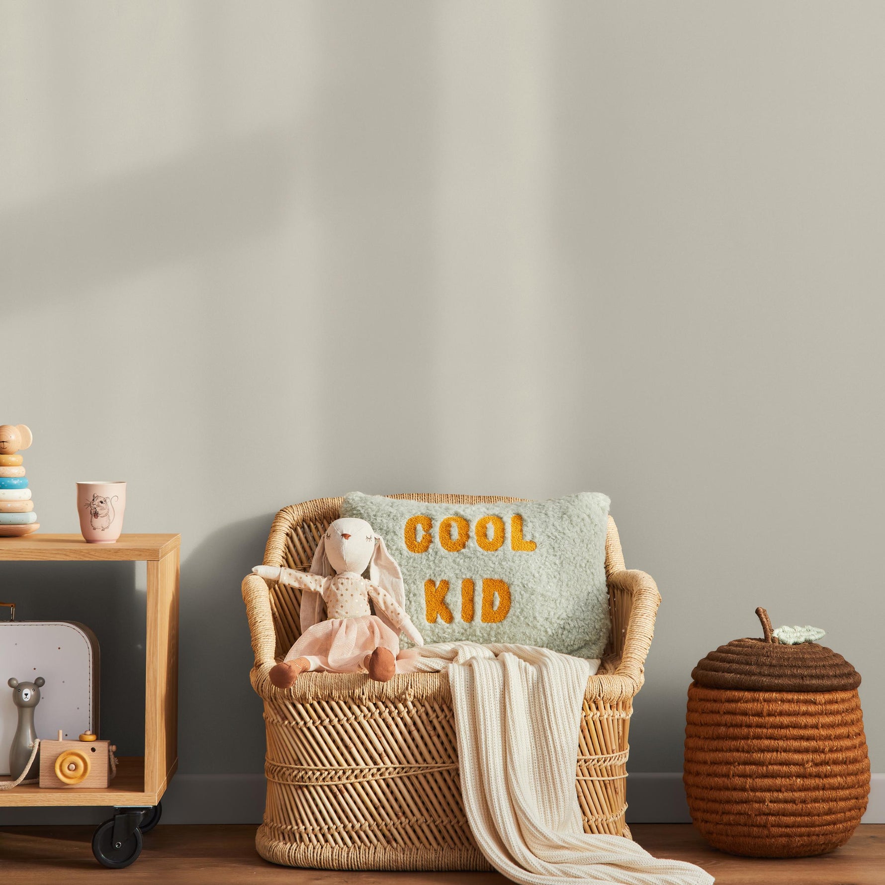 Sage Sand Wallpaper / Removable Wallpaper / Solid Color Minimalist Wall in Muted Pale Green - E236