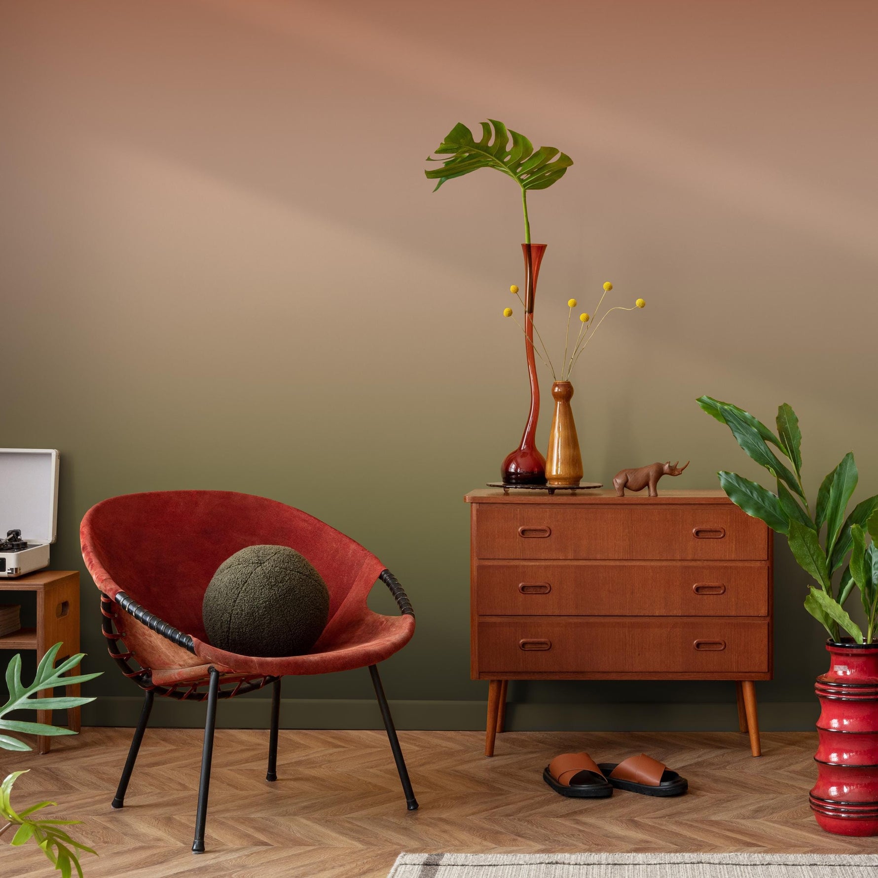 Ombre Wallpaper with a Soft Gradient in Terracotta, Beige, and Green - E273