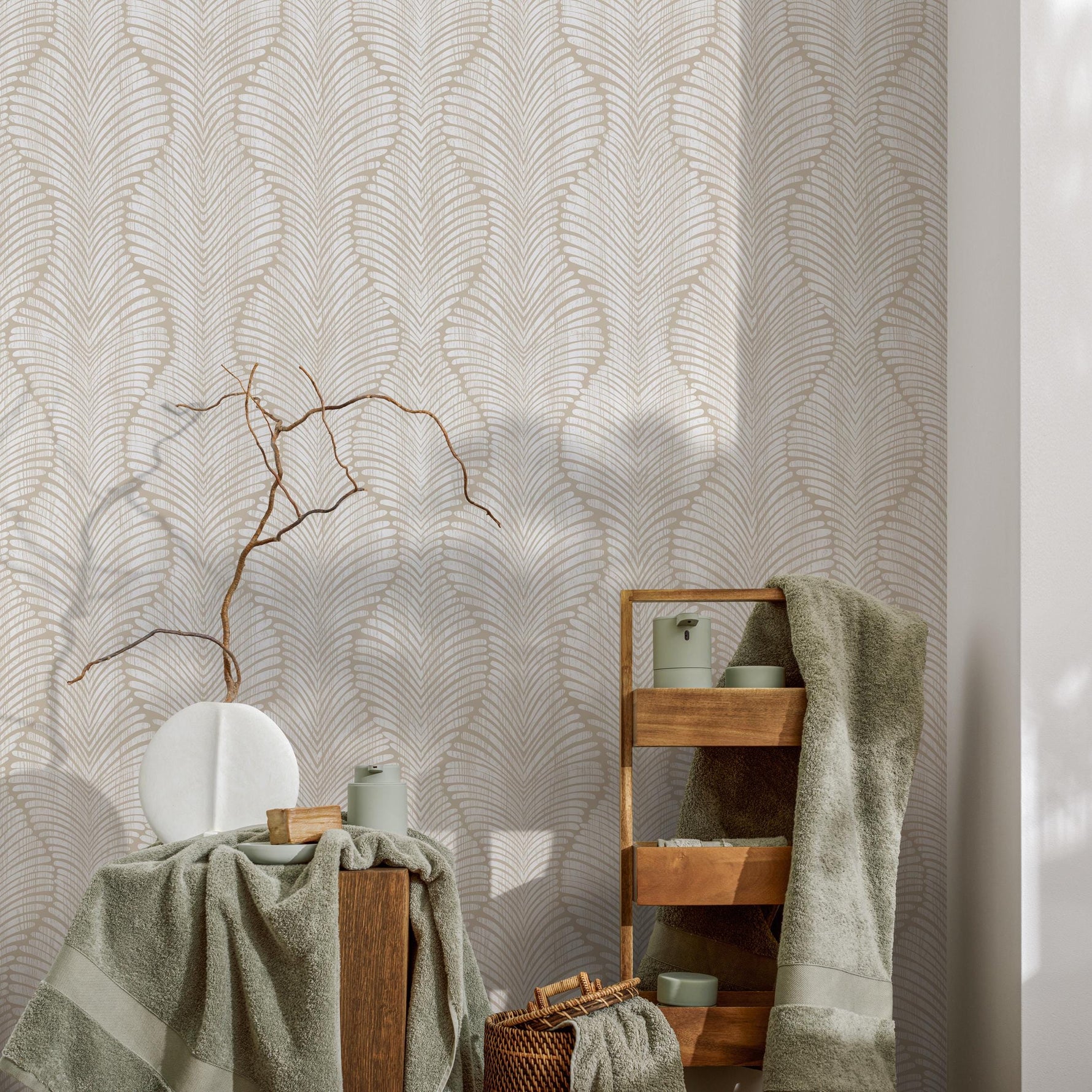 Art Deco Wallpaper with a Scalloped Feather Motif in Beige and Cream - E131 B