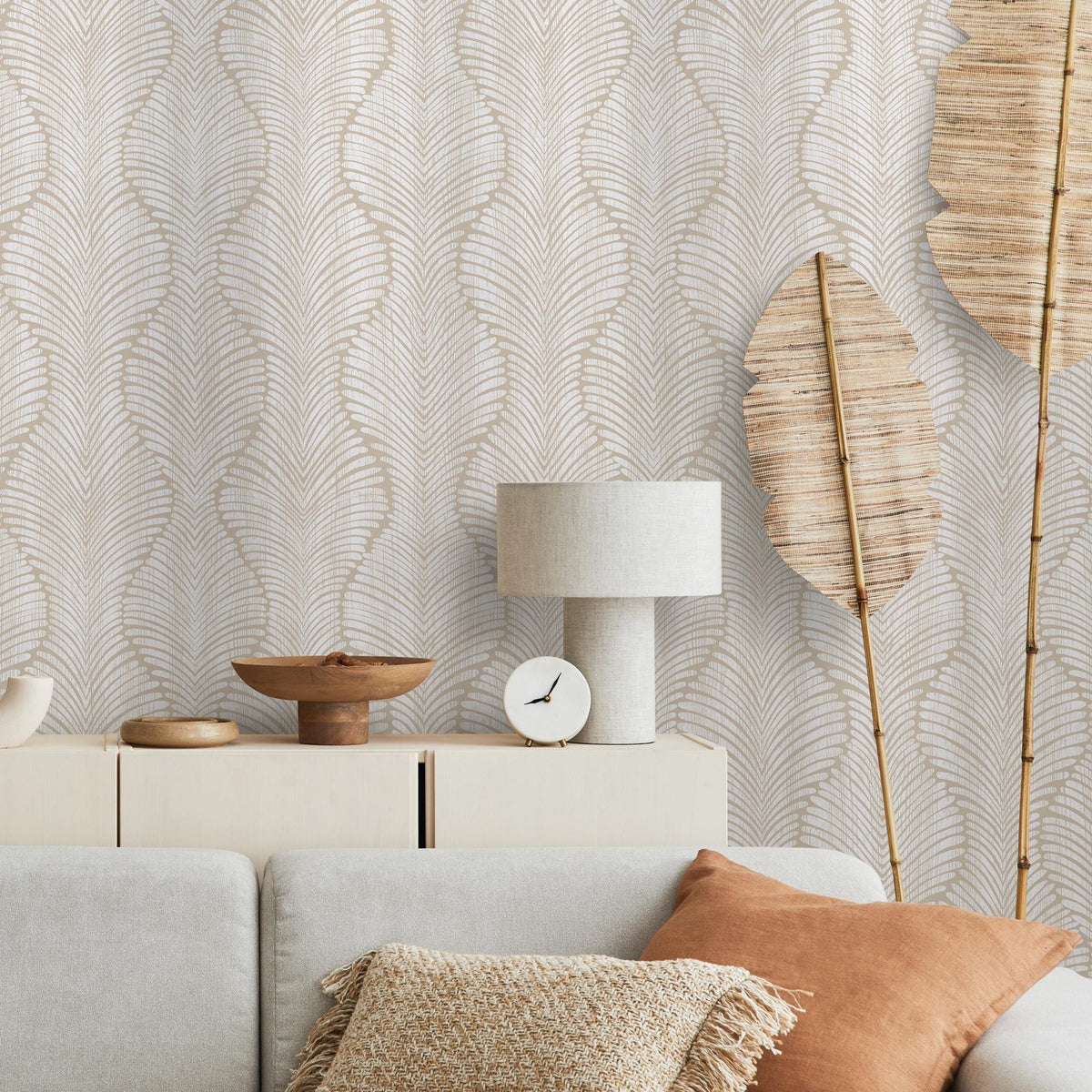 Art Deco Wallpaper with a Scalloped Feather Motif in Beige and Cream - E131 B