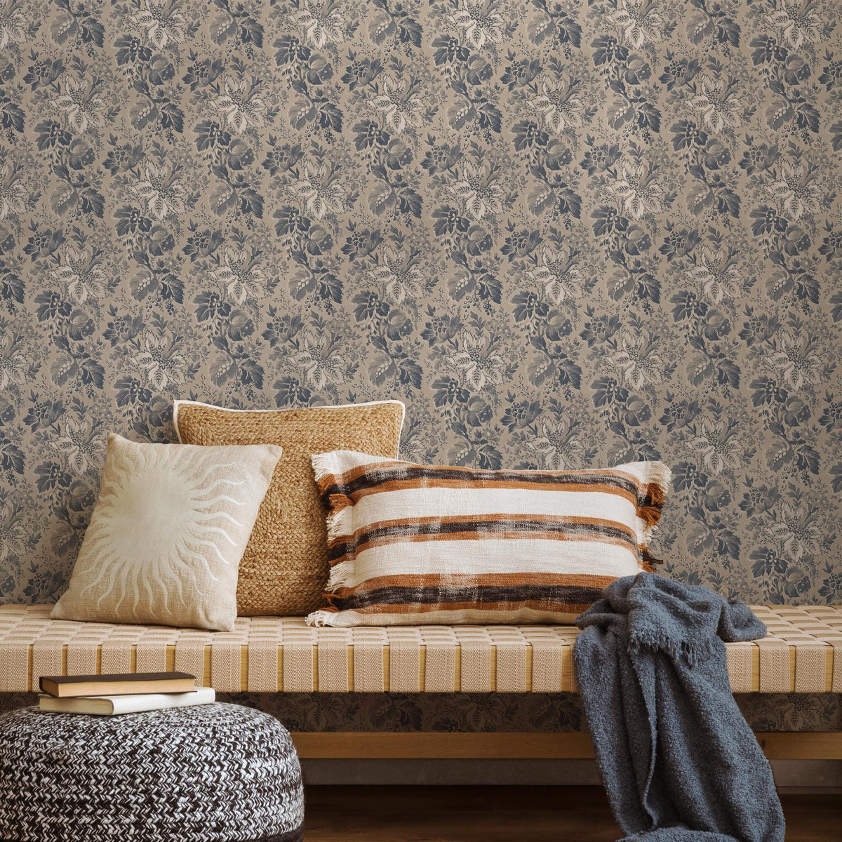 Botanical Wallpaper with a Vintage Leaf Motif in Blue, Grey, and Beige - E133 B