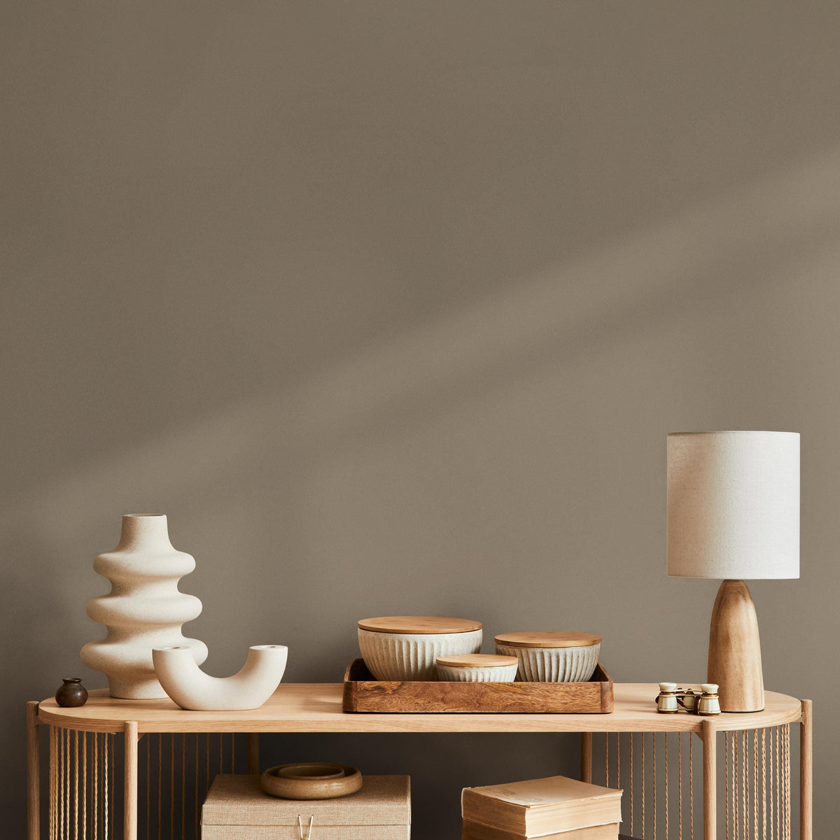 Driftwood Brown Wallpaper / Solid Color / Warm Neutral Wall in Earthy Taupe Greige - E181