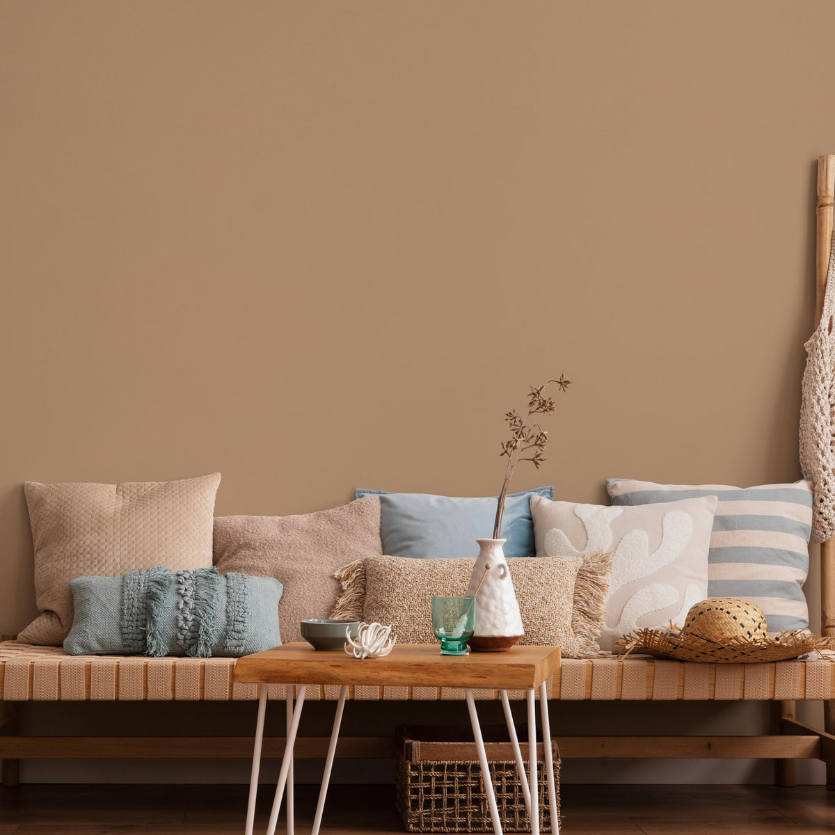 Pale Taupe Wallpaper / Solid Color / A Minimalist Wall Covering in a Warm Earthy Beige - E199