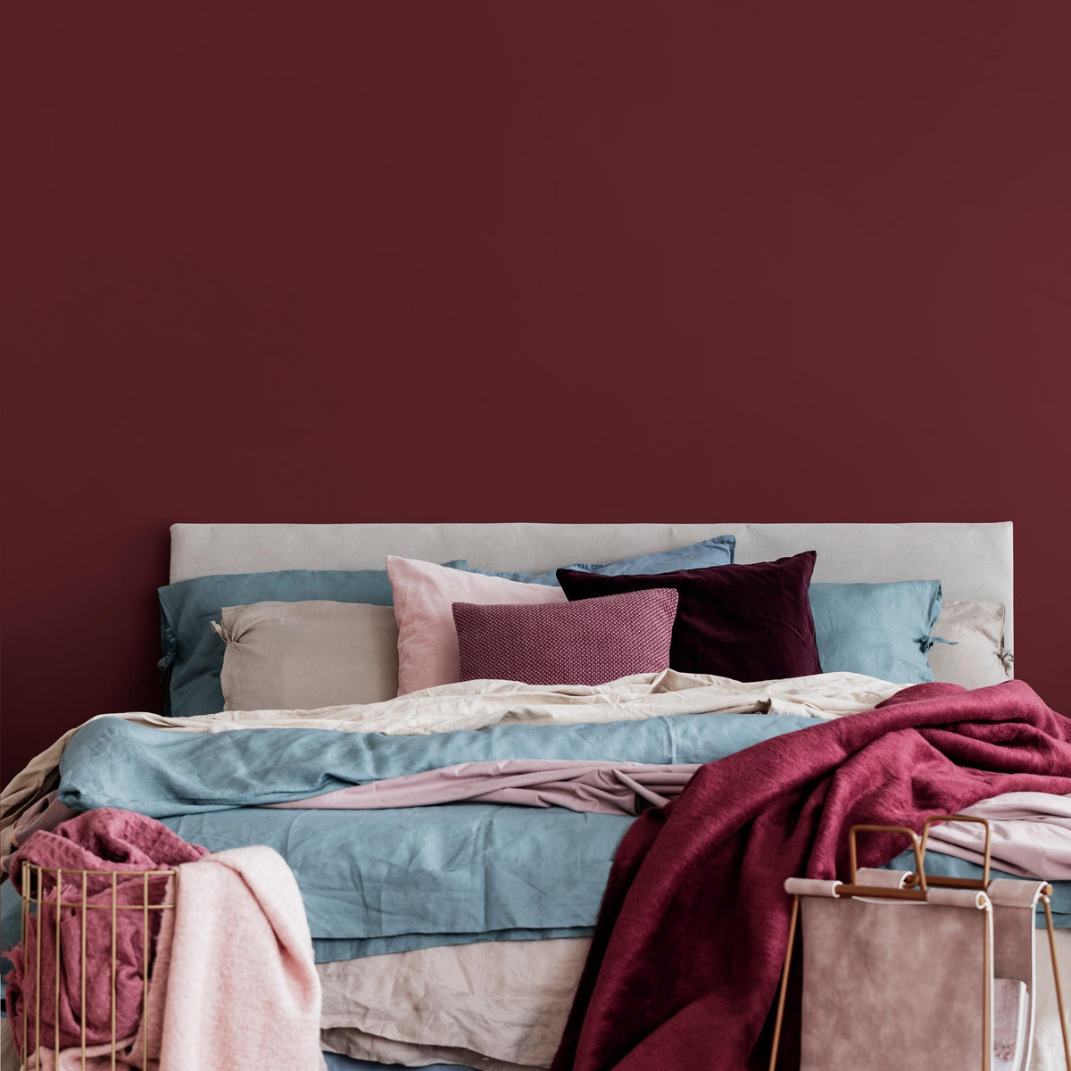 Deep Merlot Wallpaper / Solid Color / A Moody and Sophisticated Wall Covering in Burgundy and Wine Red - E151