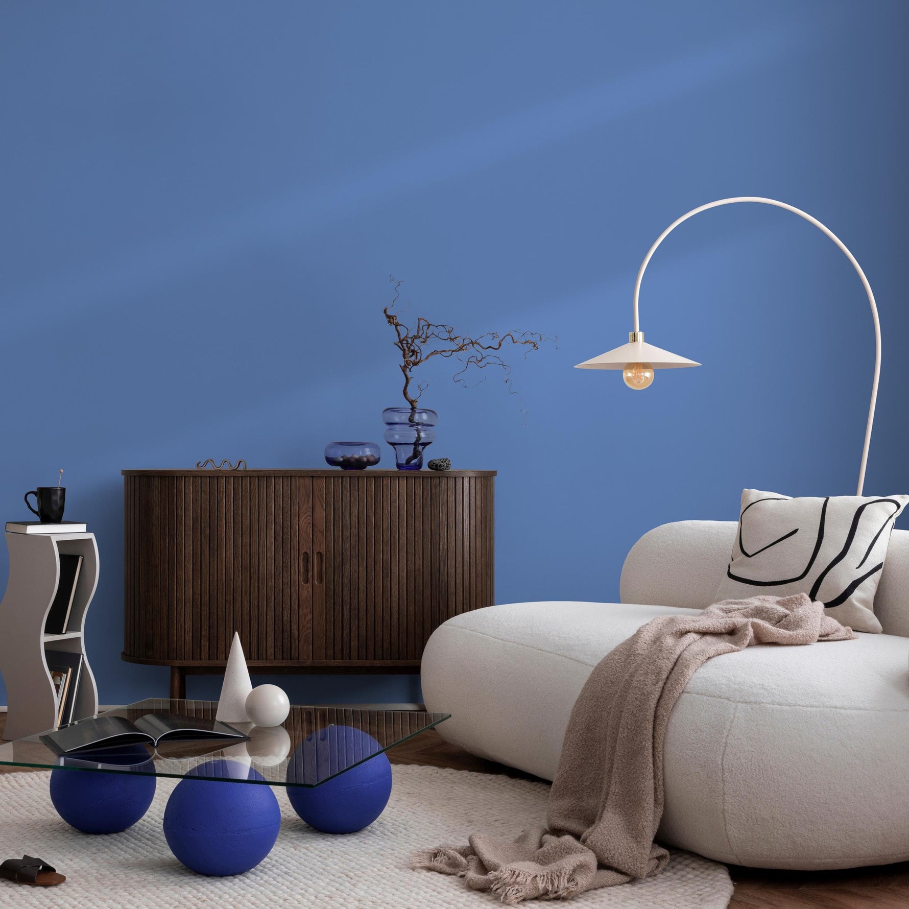 Clear Sky Wallpaper / Solid Color / A Minimalist Wall Covering in Serene Blue - E166