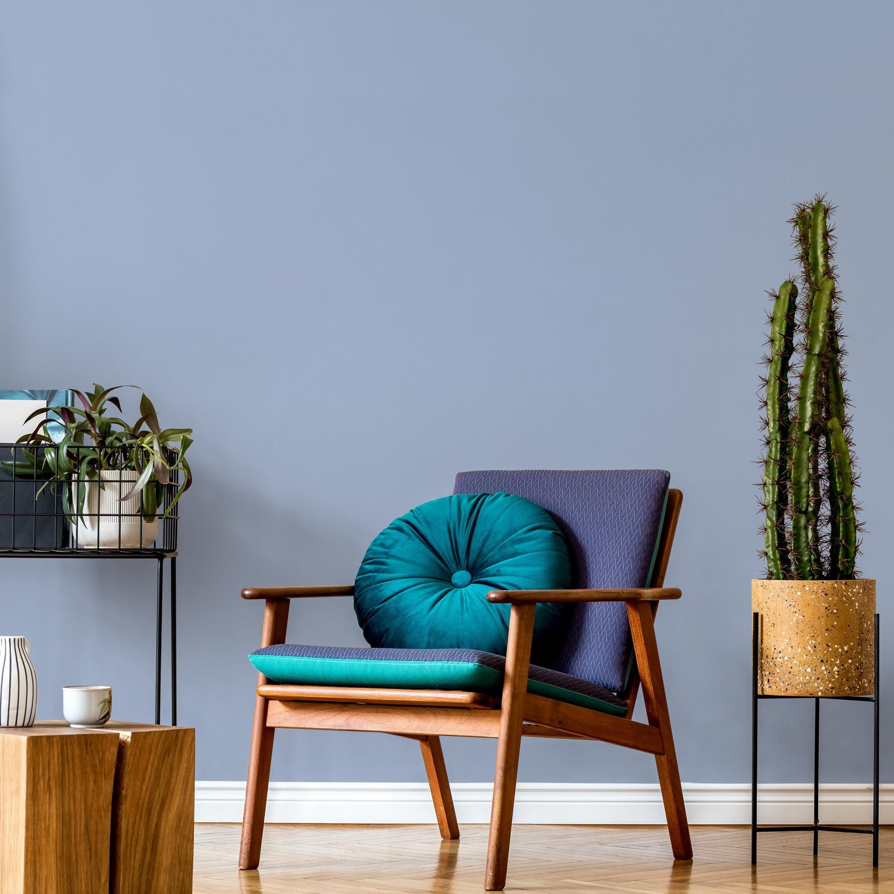 Dusty Periwinkle Wallpaper / Solid Color / A Modern Minimalist Design in a Muted Periwinkle Blue - E178