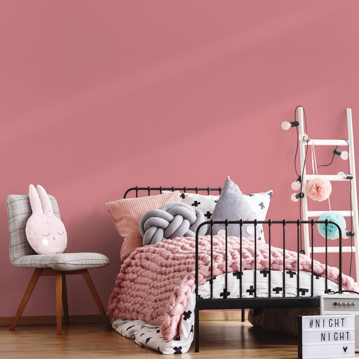 Coral Blush Wallpaper / Solid Color / Minimalist Accent Wall in a Warm Dusty Rose - E161