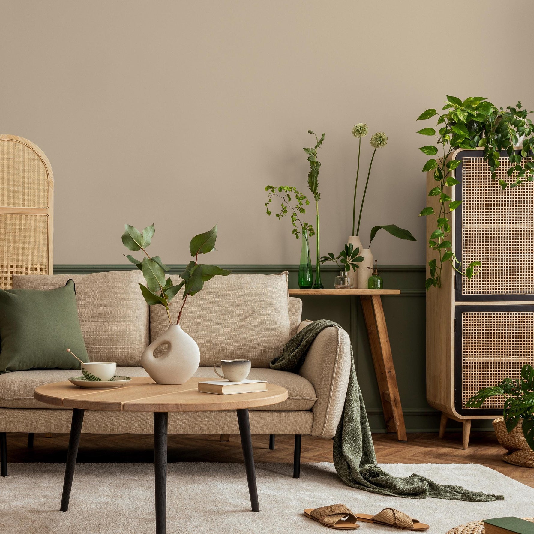 Dark Vanilla Wallpaper / Solid Color / A Minimalist Design in a Warm Beige Tone - E182