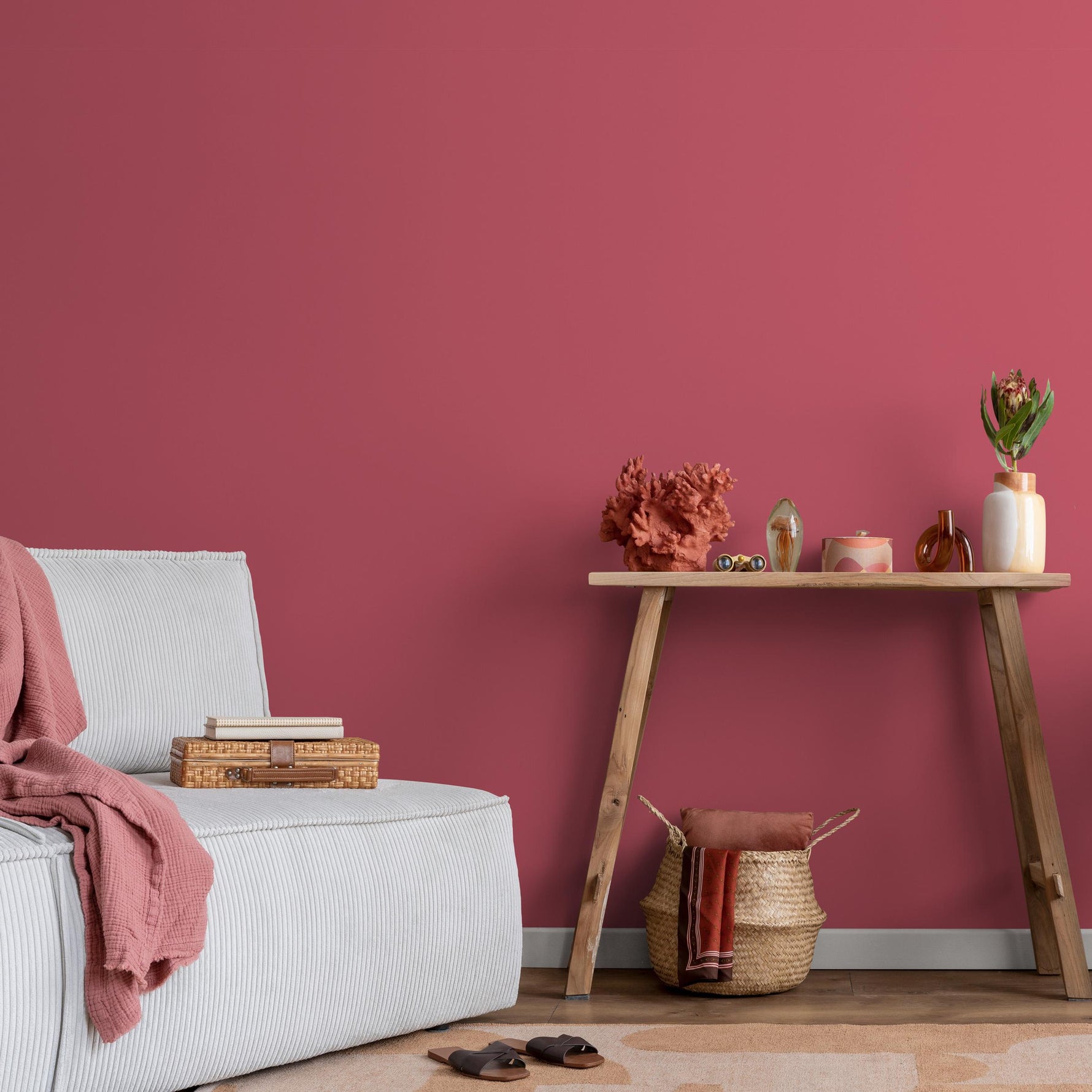 Rosewood Blush Wallpaper / Solid Color / A Rich Modern Hue in Deep Rose and Muted Red - E153