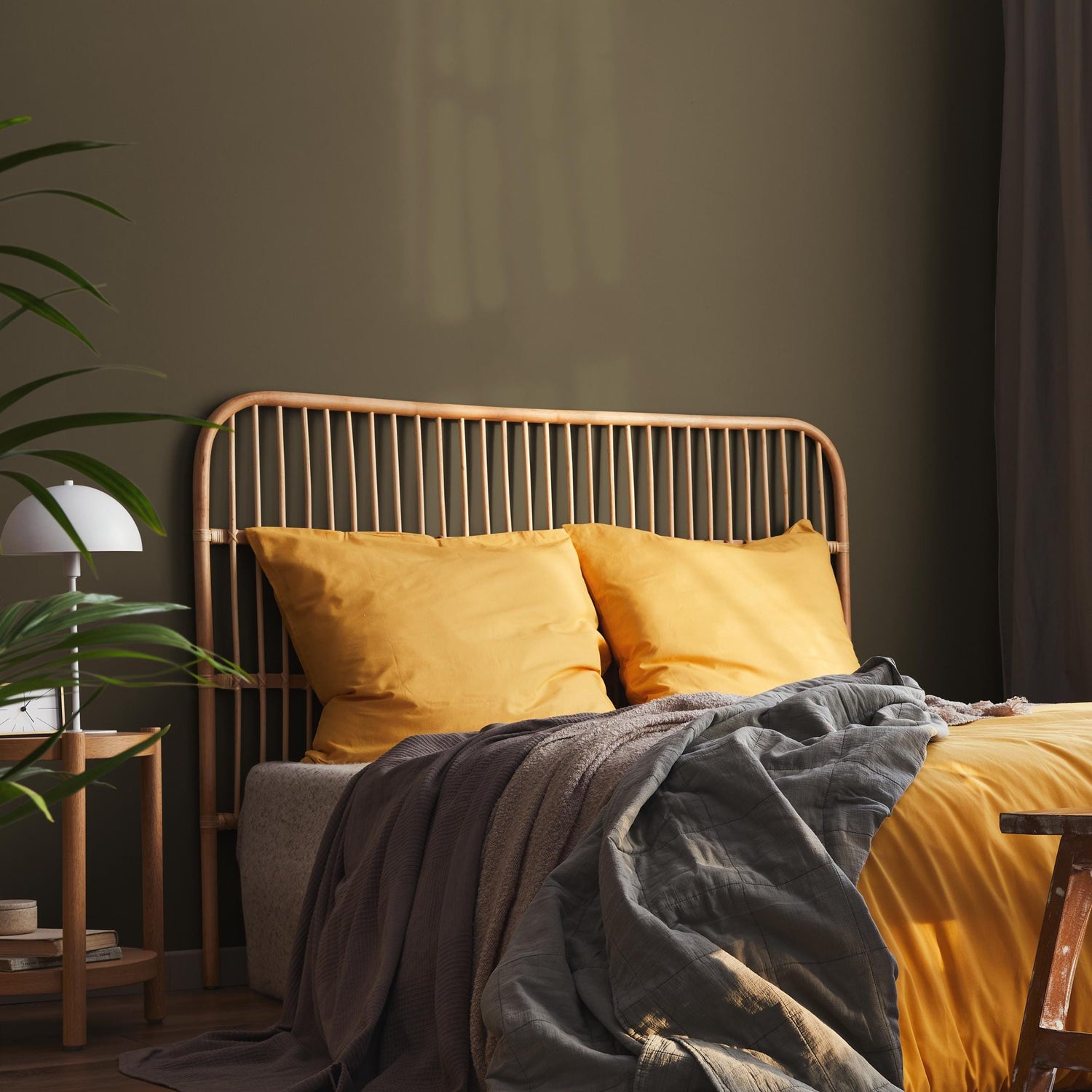 Moss Brown Wallpaper / Solid Color / A Minimalist Design in an Earthy Taupe and Olive Hue - E189