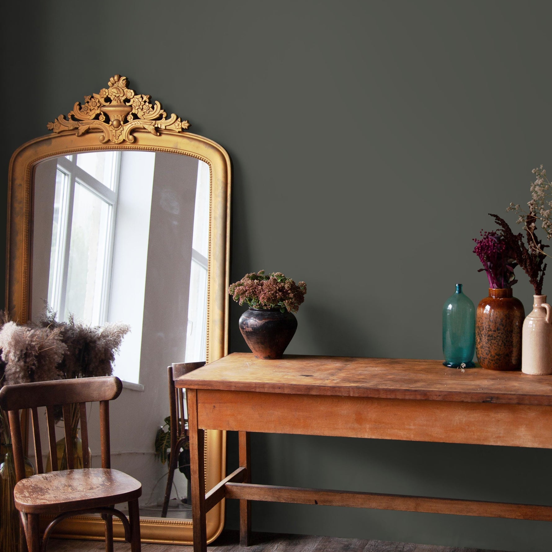 Charcoal Moss Wallpaper / Solid Color / Moody Minimalist Design in a Dark Greenish Gray - E205