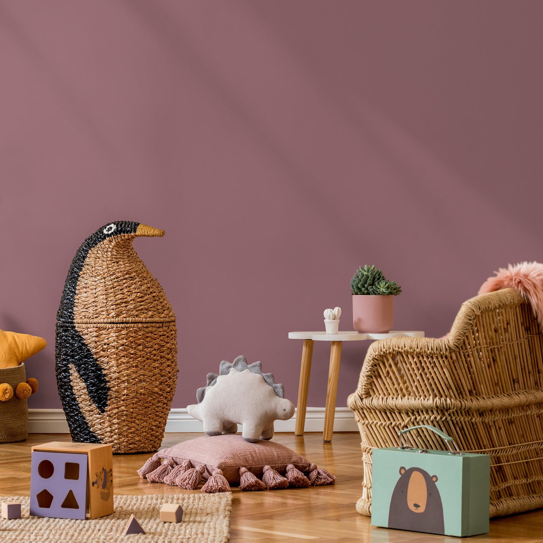 Clay Blossom Wallpaper / Solid Color / Minimalist Accent Wall in Dusty Mauve and Muted Pink - E207