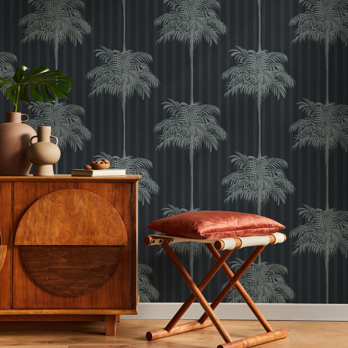 Botanical Wallpaper with a Striped Palm Tree Motif in Black and Gray - E307