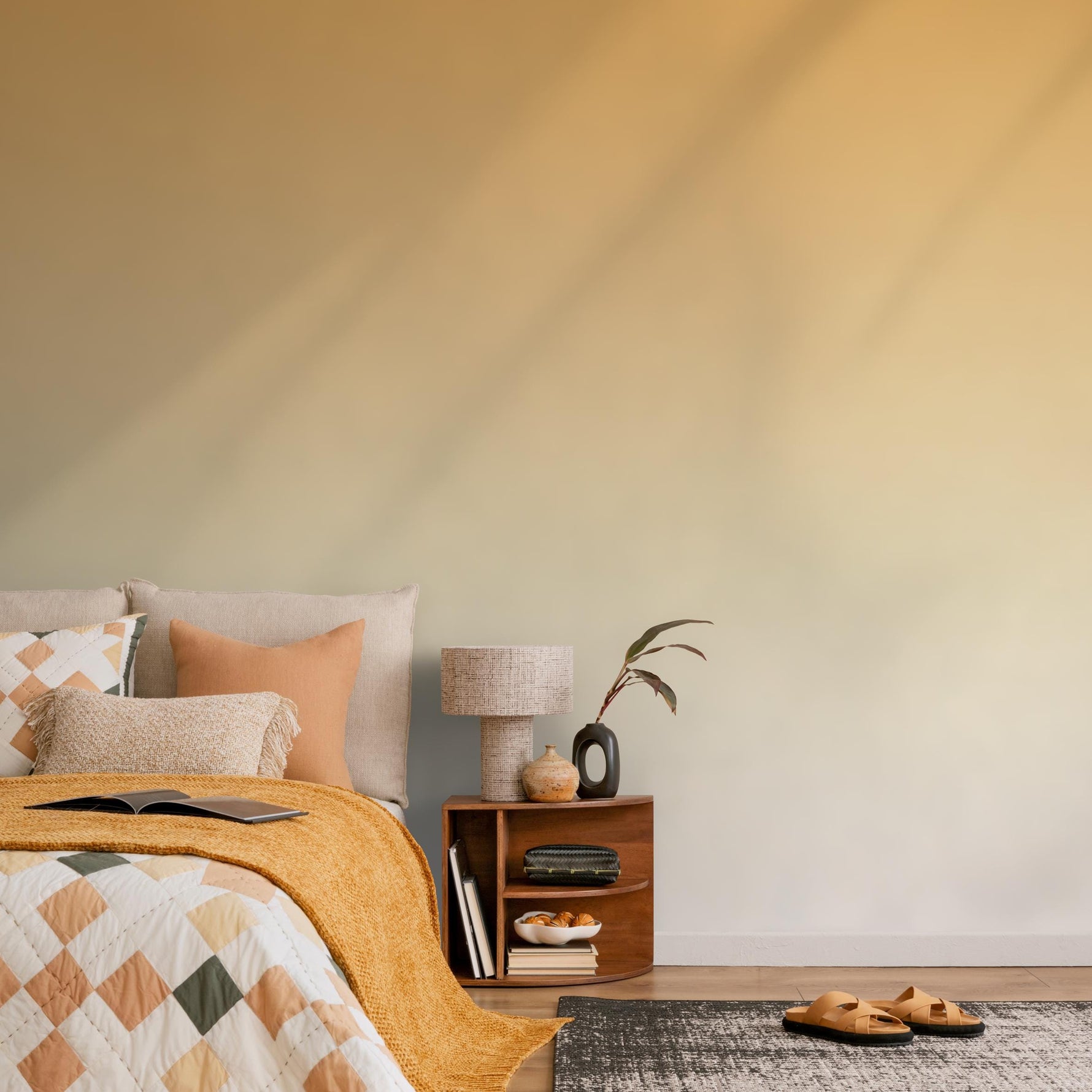 Ombre Wallpaper with a Subtle Gradient in Yellow and Ochre - E252