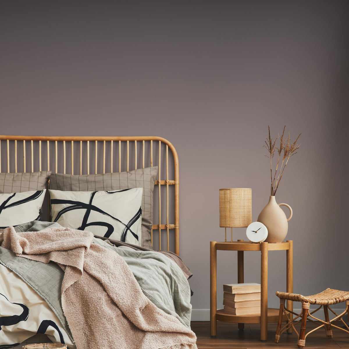 Ombre Wallpaper with a Subtle Gradient in Brown and Taupe - E268