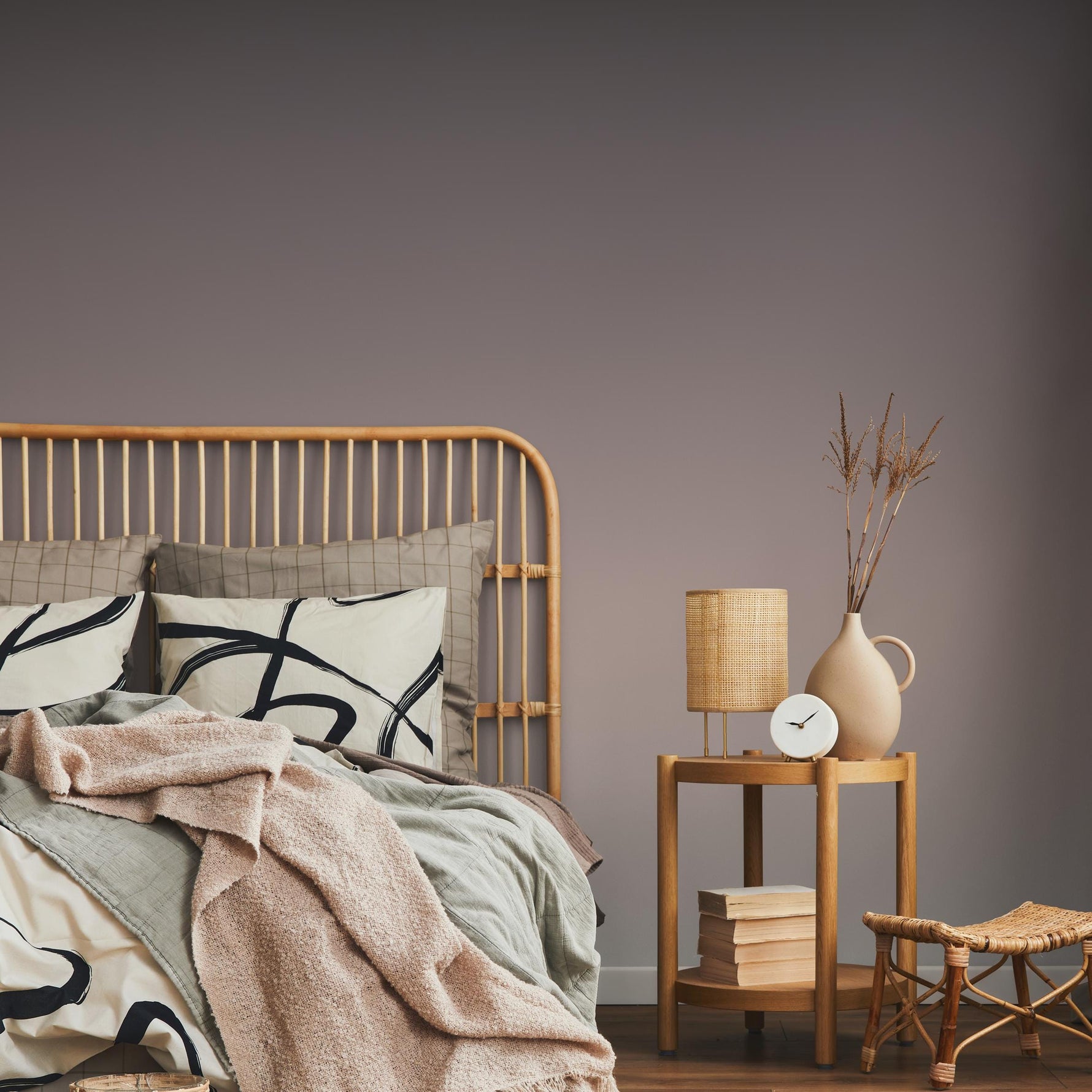 Ombre Wallpaper with a Subtle Gradient in Brown and Taupe - E268