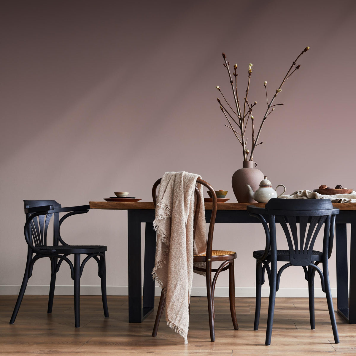 Solid Color Wallpaper with a Subtle Texture in Mauve and Pink - E269