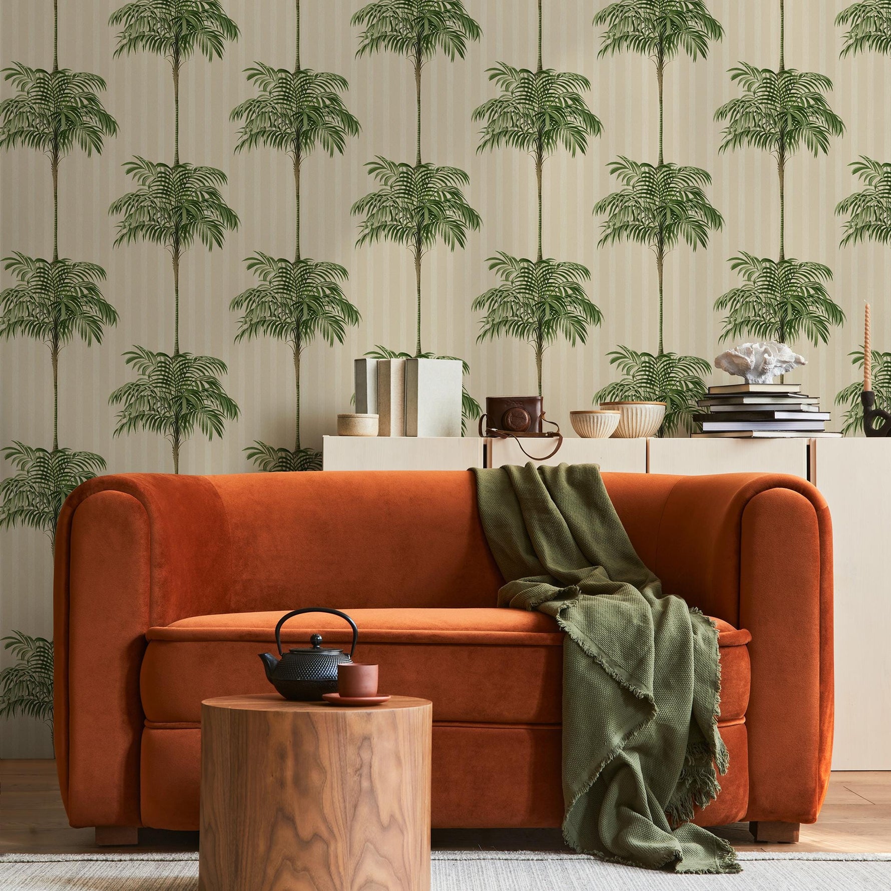 Botanical Wallpaper Featuring a Vintage Palm Tree Pattern in Green and Beige - E308