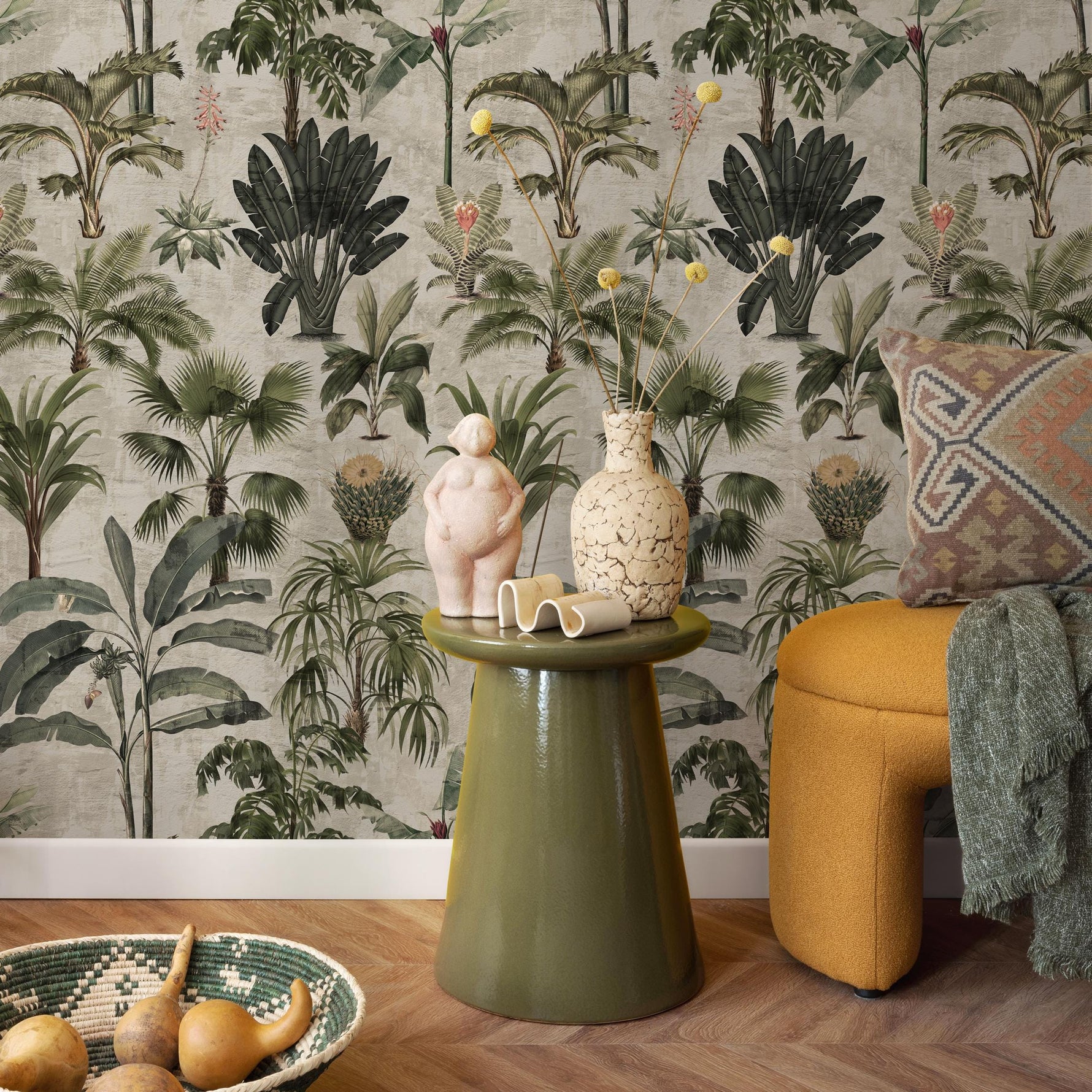 Botanical Wallpaper Featuring a Vintage Palm Tree Motif in Green and Beige - E139 A
