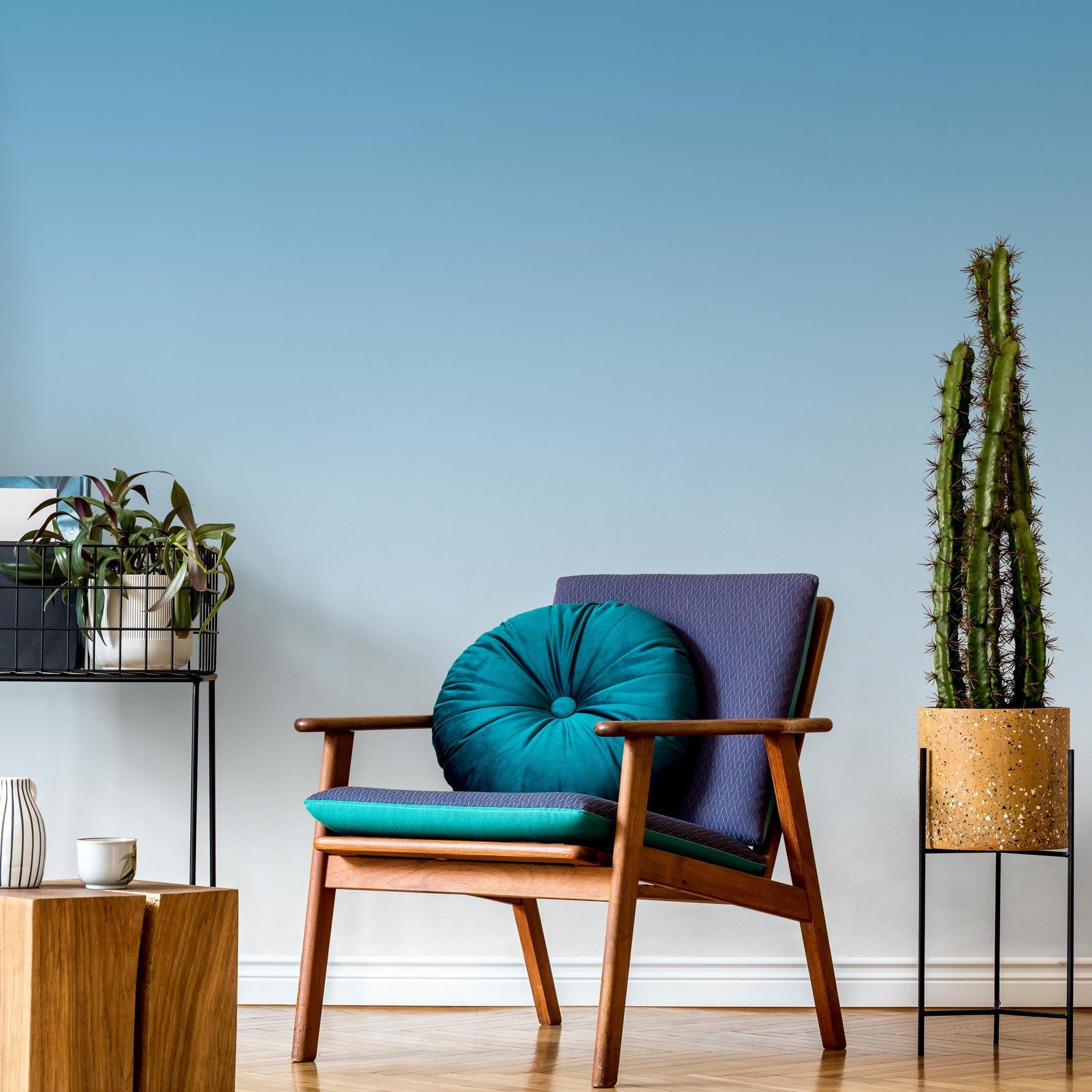 Ombre Wallpaper with a Subtle Gradient Effect in Blue - E253