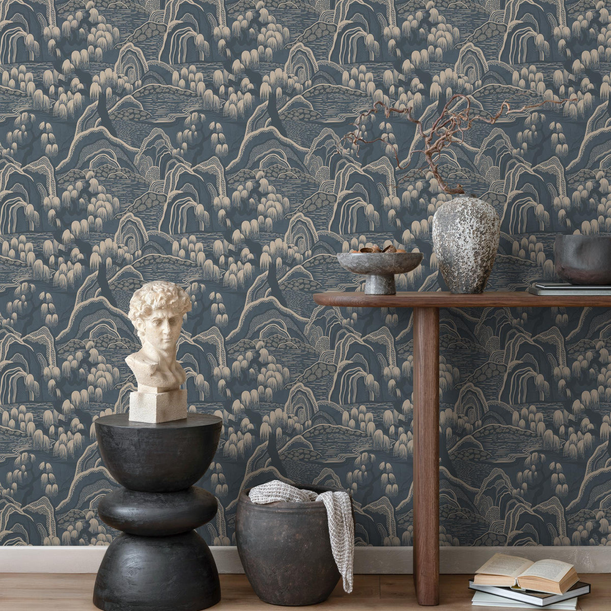 Chinoiserie Wallpaper with a Mountain Landscape in Blue and Beige - E324