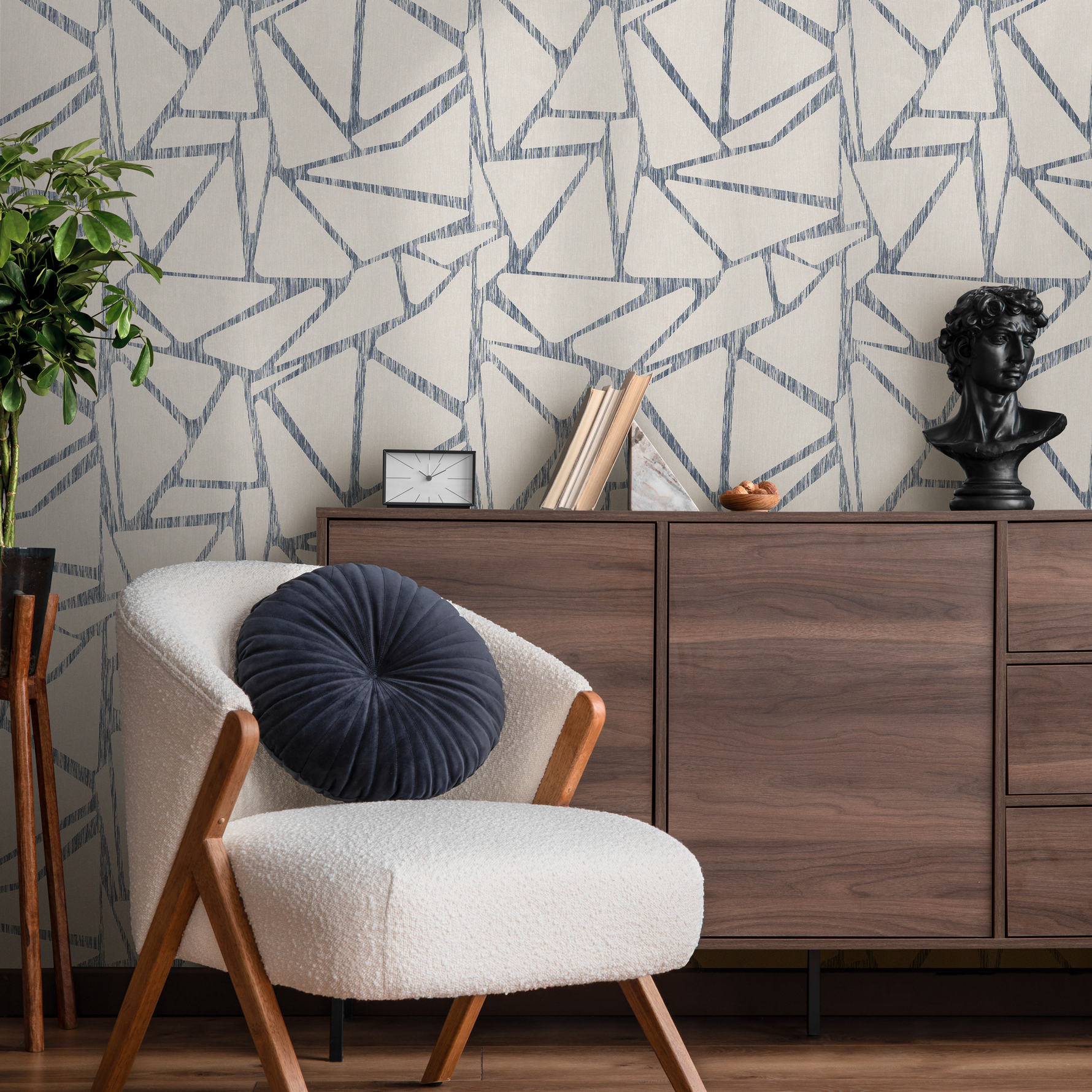 E570 - All Channels Image 3