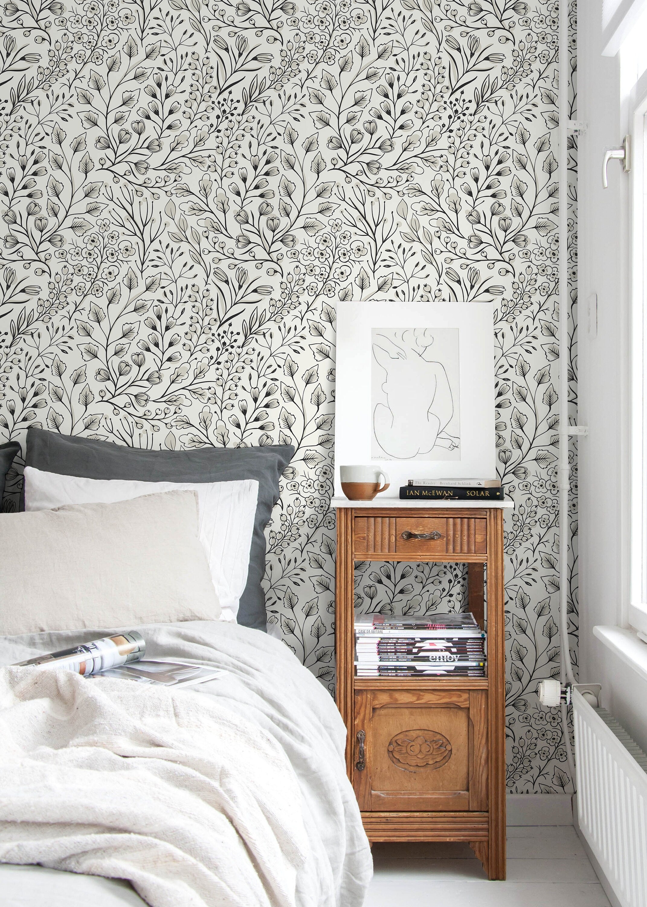 Gray Boho Wildflowers Wallpaper / Peel and Stick Wallpaper
